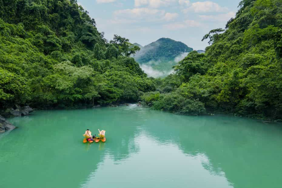 Trải nghiệm kayak võng trên suối