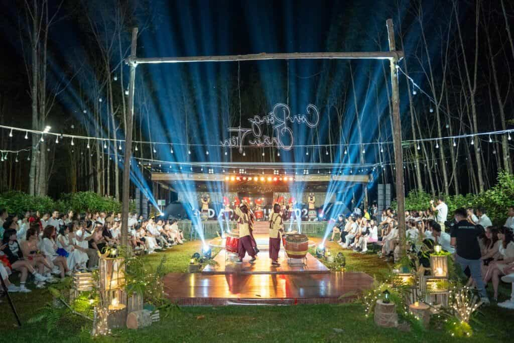 Hoạt động gala dinner sôi nổi và hoành tráng tại Blue Diamond Retreat