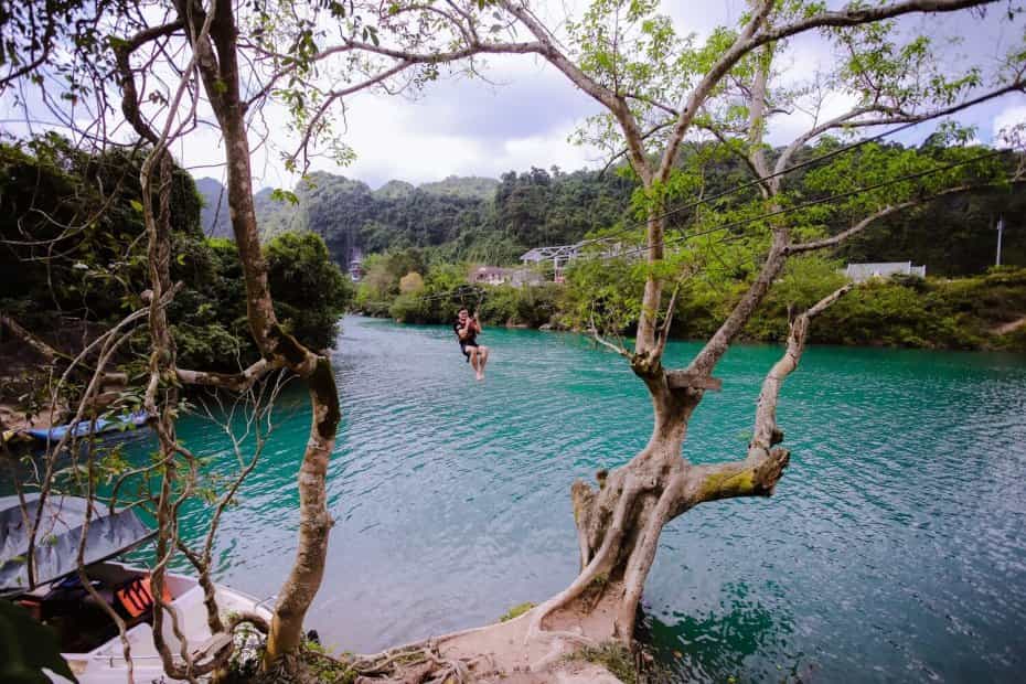 Đường trượt zipline dài 400m dẫn đến hang Tối là đường zipline đầu tiên ở Quảng Bình