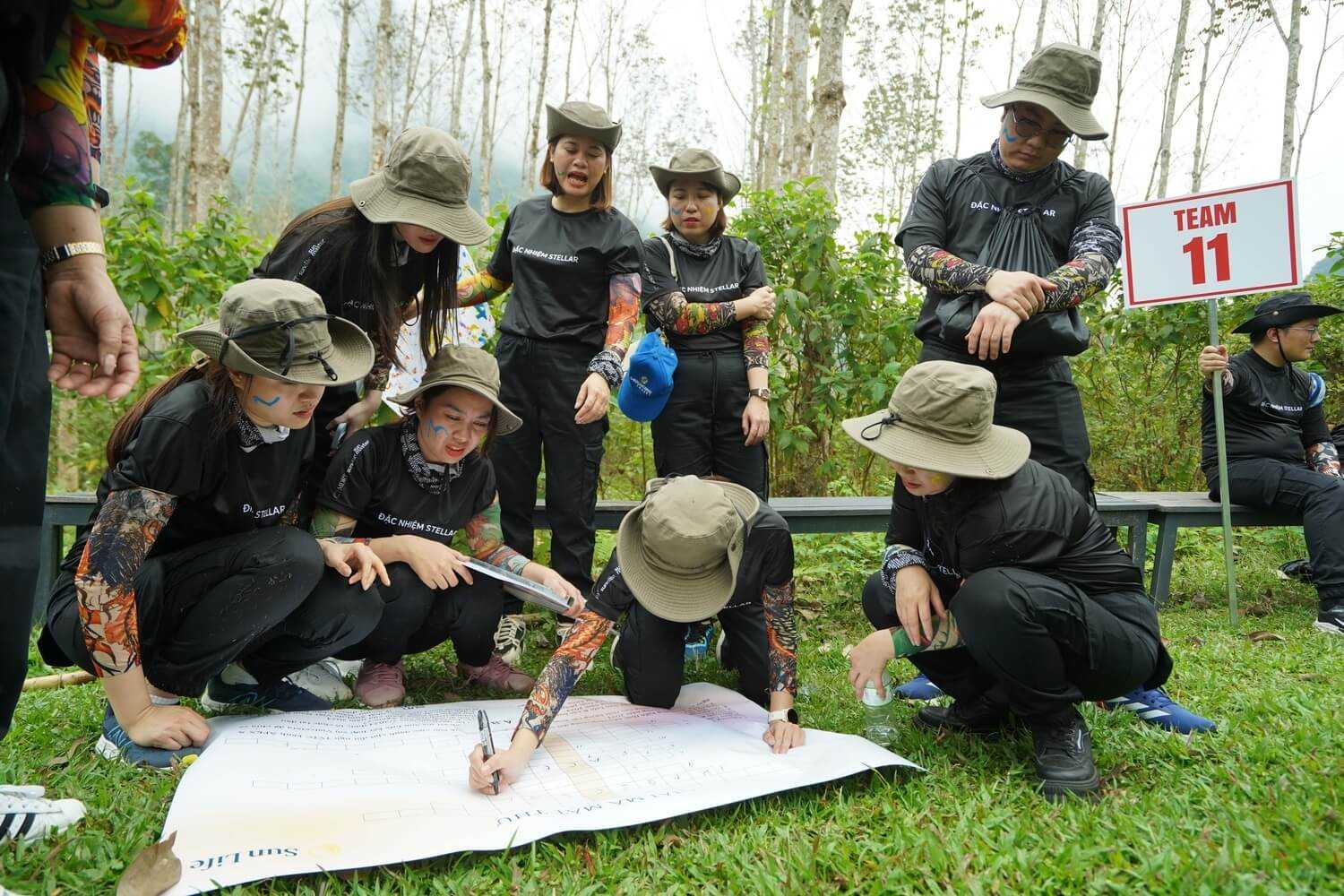 Không gian rừng núi nguyên sơ giúp cho trò chơi Giải mật thư càng thêm hấp dẫn
