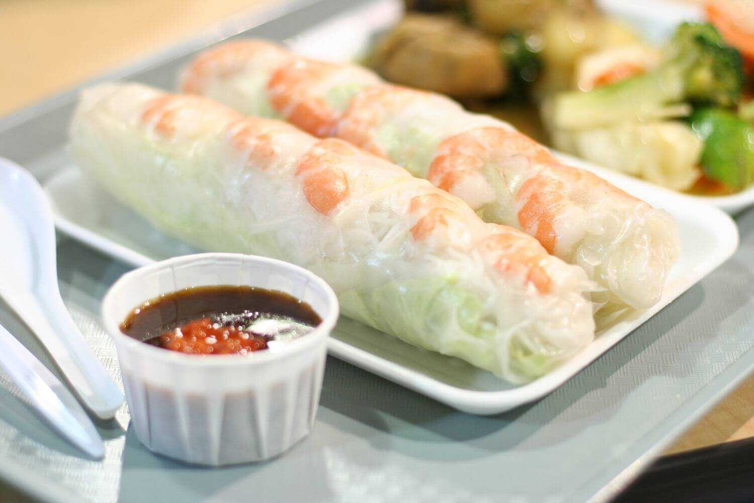 Phở cuốn cũng là món ăn dễ làm cho các buổi picnic trong ngày. 