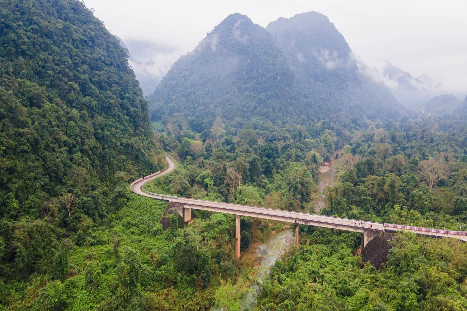 Ngầm Trạ Ang, giờ đây đã được xây dựng thành cầu Trạ Ang, là một trong những di tích lịch sử trong thời kỳ kháng chiến chống Mỹ