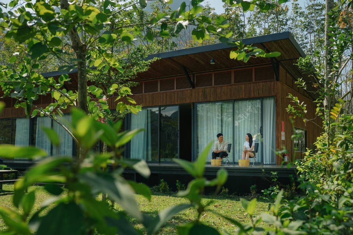 Green, eco-friendly accommodation with minimalist design is an ideal choice for a healing retreat